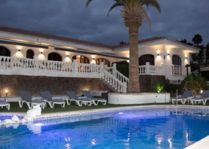 Palms Villa *